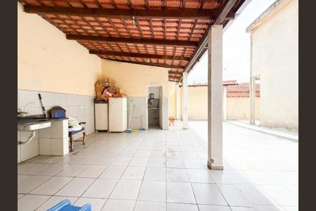 Casa à venda com 300m², 4 quartos e 2 vagas