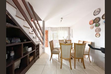 Casa à venda com 300m², 4 quartos e 2 vagas