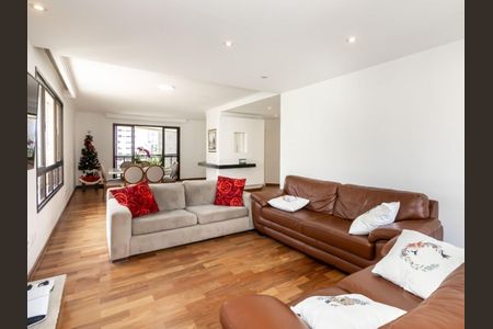 Apartamento à venda com 4 quartos, 221m² em Vila Suzana, São Paulo