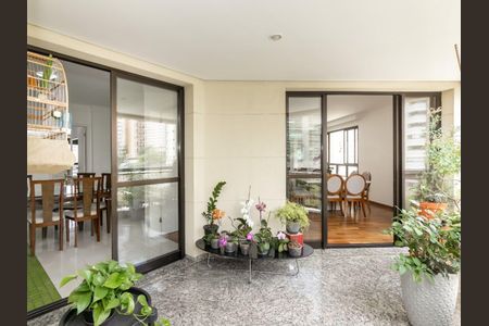 Apartamento à venda com 4 quartos, 221m² em Vila Suzana, São Paulo