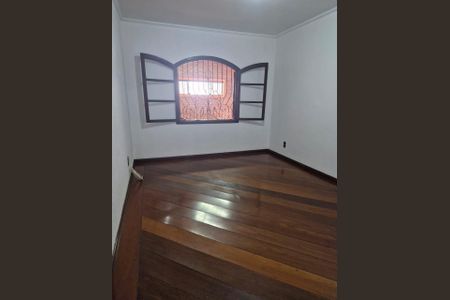 Casa à venda com 3 quartos, 200m² em Vila Mazzei, Santo André