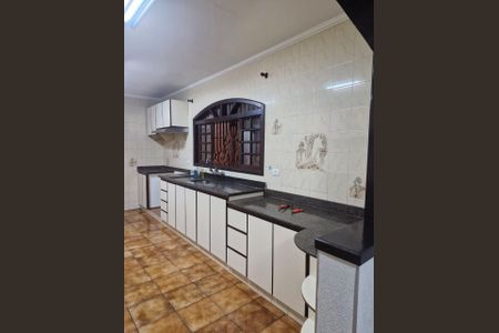 Casa à venda com 3 quartos, 200m² em Vila Mazzei, Santo André