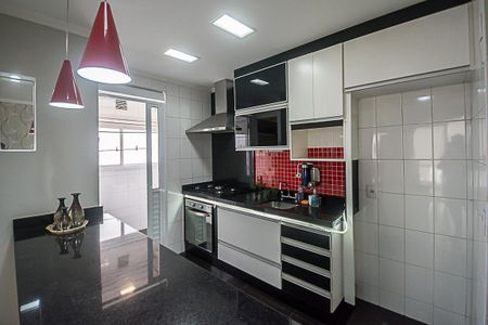 Apartamento à venda com 90m², 4 quartos e 2 vagasCozinha