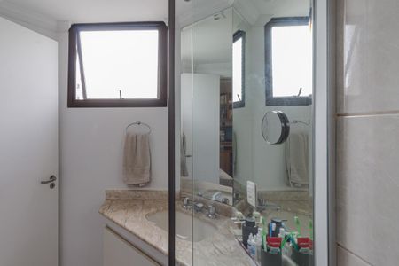 Apartamento à venda com 152m², 3 quartos e 3 vagasBanheiro da Suíte 2