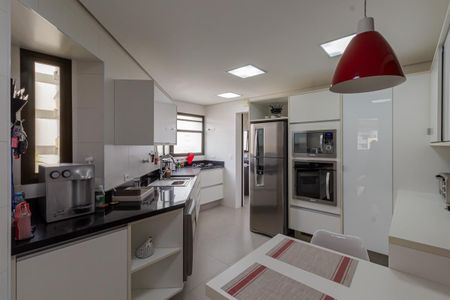 Apartamento à venda com 152m², 3 quartos e 3 vagasCozinha