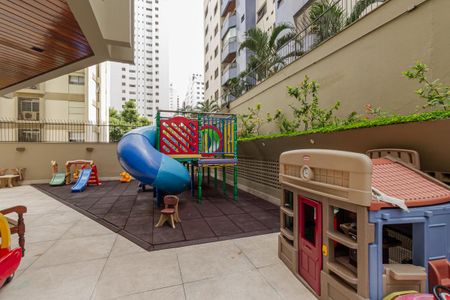 Apartamento à venda com 152m², 3 quartos e 3 vagasÁrea comum - Playground