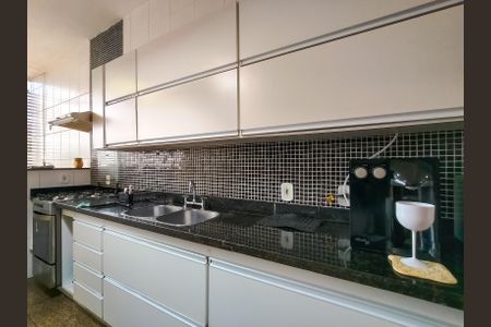 Apartamento à venda com 150m², 3 quartos e 2 vagasCozinha