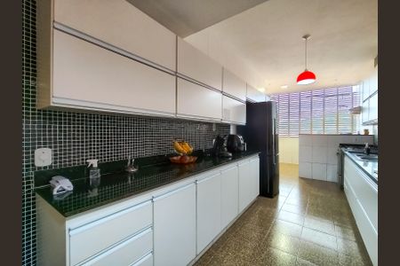 Apartamento à venda com 150m², 3 quartos e 2 vagasCozinha