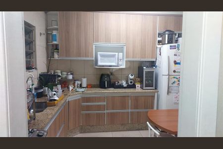 Casa à venda com 3 quartos, 125m² em Vila Santo Estefano, São Paulo