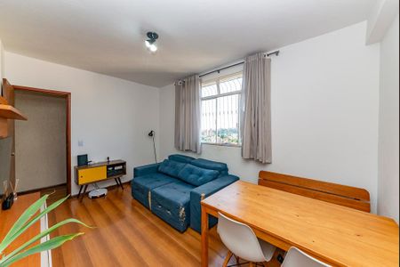 Sala de apartamento à venda com 3 quartos, 80m² em Padre Eustáquio, Belo Horizonte