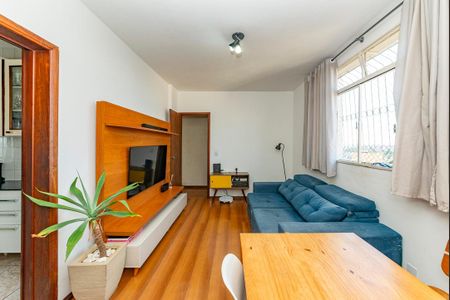 Sala de apartamento à venda com 3 quartos, 80m² em Padre Eustáquio, Belo Horizonte