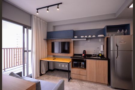 Sala/Cozinha  de apartamento para alugar com 1 quarto, 32m² em Vila Gumercindo, São Paulo