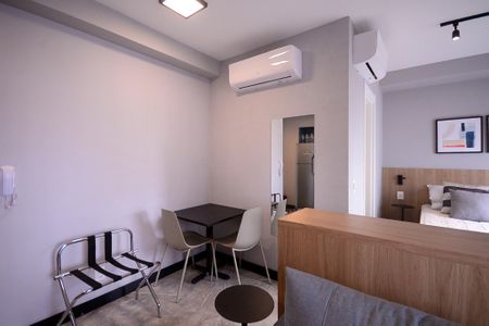 Sala/Cozinha  de apartamento para alugar com 1 quarto, 32m² em Vila Gumercindo, São Paulo