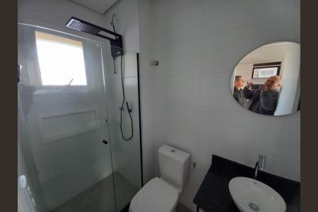 Banheiro de kitnet/studio para alugar com 1 quarto, 25m² em Vila Nova, Novo Hamburgo