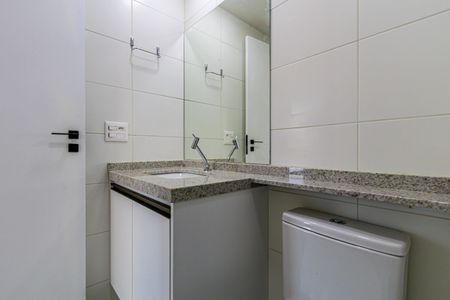 Apartamento para alugar com 47m², 2 quartos e 1 vaga Apartamento para alugar com 47m², 2 quartos e 1 vagaBanheiro