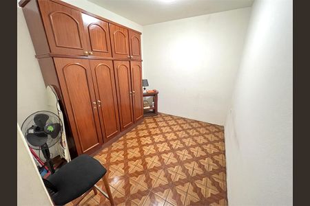 Casa à venda com 3 quartos, 180m² em Vila Dionisia, São Paulo