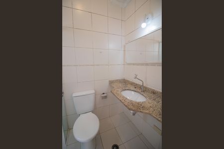 Casa de condomínio à venda com 100m², 2 quartos e 1 vagaBANHEIRO