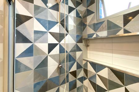 Apartamento à venda com 75m², 2 quartos e 2 vagas Apartamento à venda com 75m², 2 quartos e 2 vagasBanheiro da Suíte 1