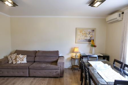 Casa à venda com 159m², 2 quartos e 2 vagas