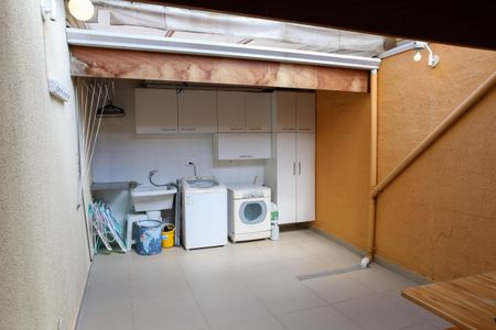 Casa à venda com 159m², 2 quartos e 2 vagas