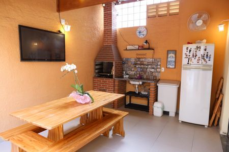 Casa à venda com 159m², 2 quartos e 2 vagas