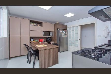 Cozinha  de apartamento para alugar com 3 quartos, 107m² em Petrópolis, Porto Alegre
