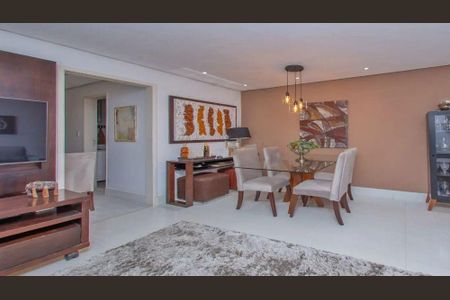 Sala  de apartamento para alugar com 3 quartos, 107m² em Petrópolis, Porto Alegre