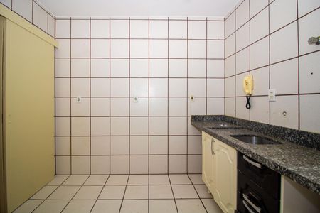 Cozinha de apartamento para alugar com 2 quartos, 80m² em Passo d’Areia, Porto Alegre