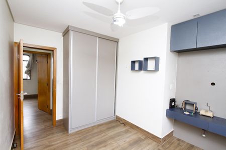 Apartamento para alugar com 100m², 3 quartos e 2 vagasQuarto 2
