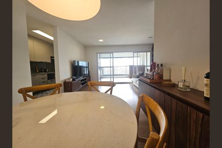 Apartamento à venda com 93m², 2 quartos e 2 vagasSala