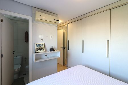 Suíte de apartamento à venda com 3 quartos, 68m² em Petrópolis, Porto Alegre