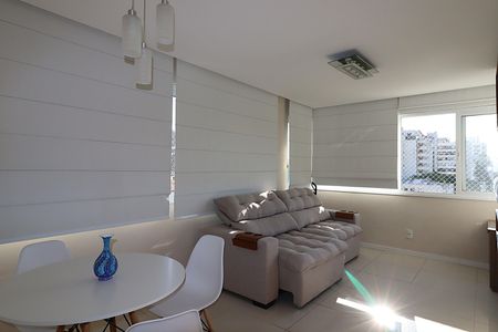 Sala de apartamento à venda com 3 quartos, 68m² em Petrópolis, Porto Alegre