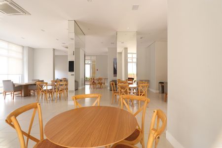 Apartamento para alugar com 65m², 2 quartos e 1 vagaÁrea comum - Salão de festas