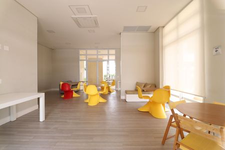 Apartamento para alugar com 65m², 2 quartos e 1 vagaÁrea comum - Salão de festas