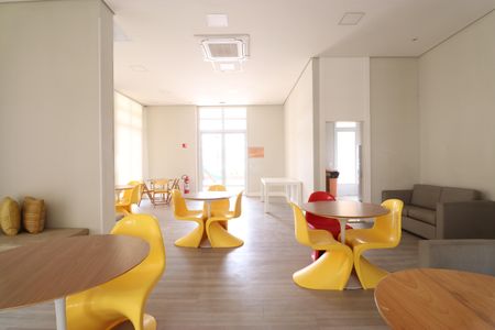 Apartamento para alugar com 65m², 2 quartos e 1 vagaÁrea comum - Salão de festas