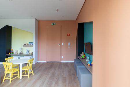 Apartamento para alugar com 37m², 2 quartos e sem vagaÁrea comum - Brinquedoteca