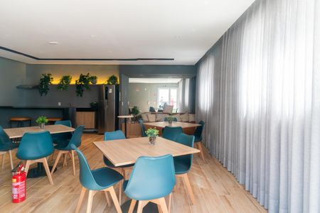 Apartamento para alugar com 37m², 2 quartos e sem vagaÁrea comum - Salão de Festas