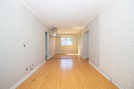 Sala  de apartamento para alugar com 2 quartos, 55m² em Jardim Itu, Porto Alegre