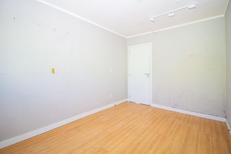 Quarto 1 de apartamento para alugar com 2 quartos, 55m² em Jardim Itu, Porto Alegre