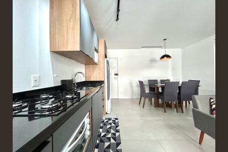 Apartamento para alugar com 70m², 2 quartos e 1 vagaCozinha 