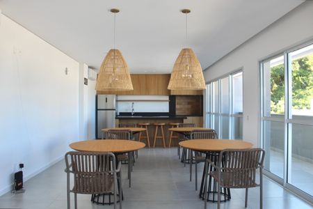 Apartamento para alugar com 70m², 2 quartos e 1 vagaÁrea comum - Salão de festas