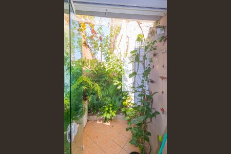 Casa de condomínio para alugar com 96m², 4 quartos e 2 vagasVaranda