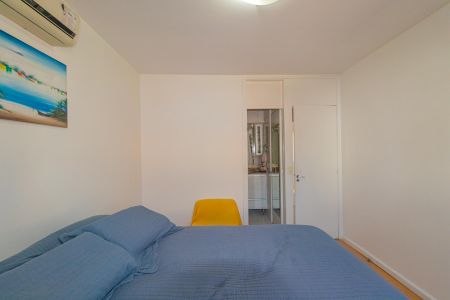 Casa de condomínio para alugar com 96m², 4 quartos e 2 vagasQuarto 2