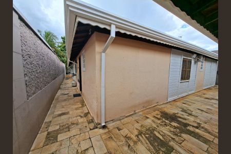 Casa de condomínio à venda com 230m², 4 quartos e 4 vagasÁrea externa