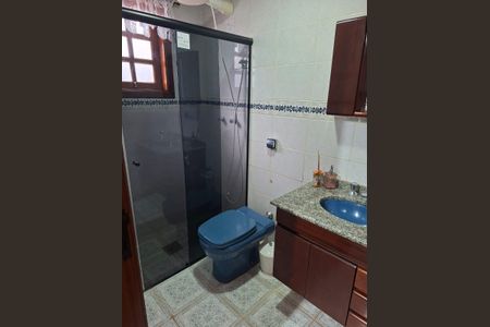 Casa de condomínio à venda com 230m², 4 quartos e 4 vagasBanheiro