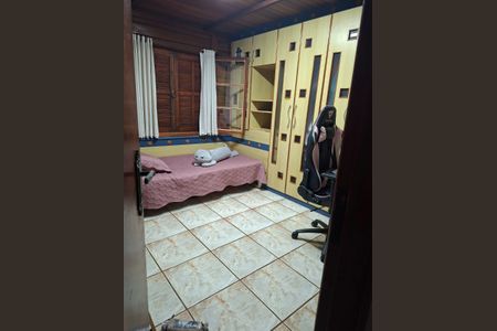 Casa de condomínio à venda com 230m², 4 quartos e 4 vagasQuarto