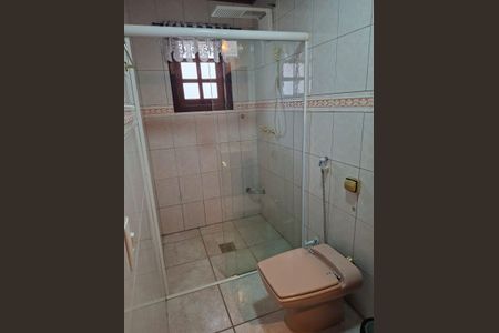 Casa de condomínio à venda com 230m², 4 quartos e 4 vagasBanheiro