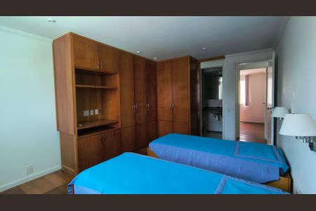 Apartamento à venda com 205m², 4 quartos e 2 vagasSuíte 1