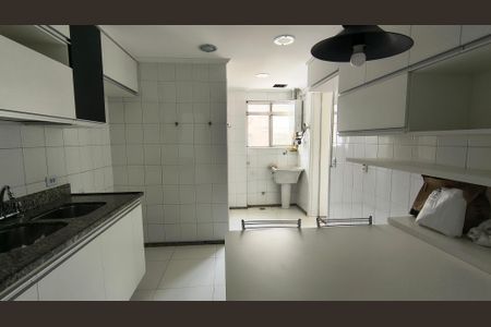 Apartamento à venda com 205m², 4 quartos e 2 vagasCozinha