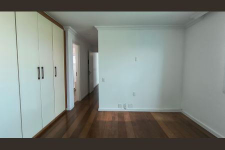 Apartamento à venda com 205m², 4 quartos e 2 vagasSuíte 2